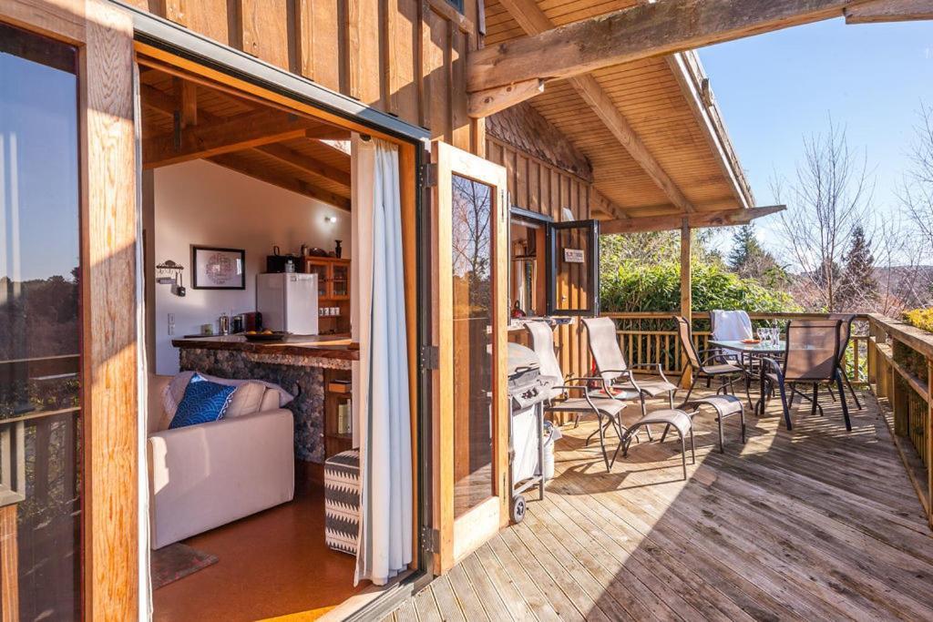 Treetop Hideaway - Taupo Holiday Home Exteriér fotografie